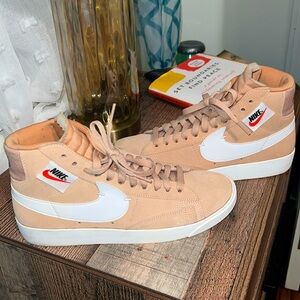Nike Blazer Sneakers